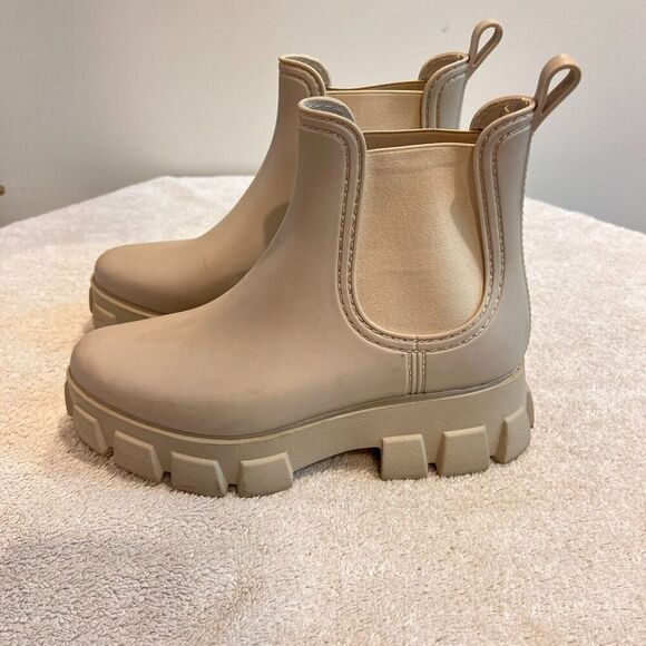 Jeffrey Campbell Womens Beige Chelsea Rain Boots Lug Sole 10 Chunky Bootie EUC - Picture 4 of 10